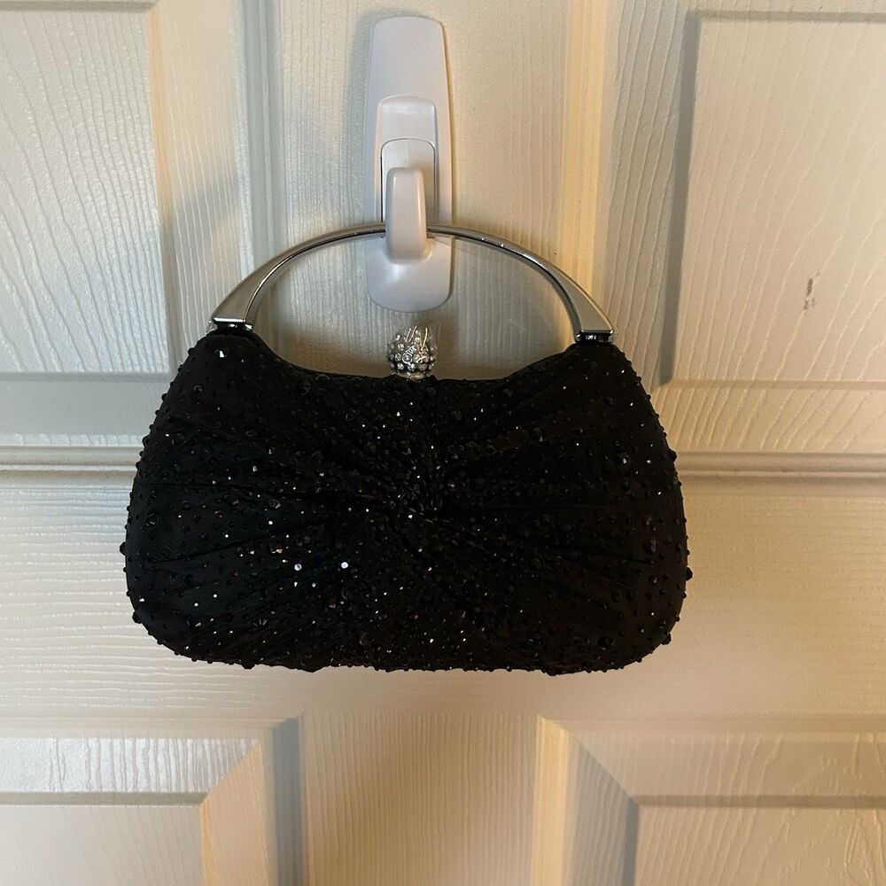 BRANDO-CC by Nina - Crystal Imbedded Minaudierre Black Clasp Bag NWT Retail $88